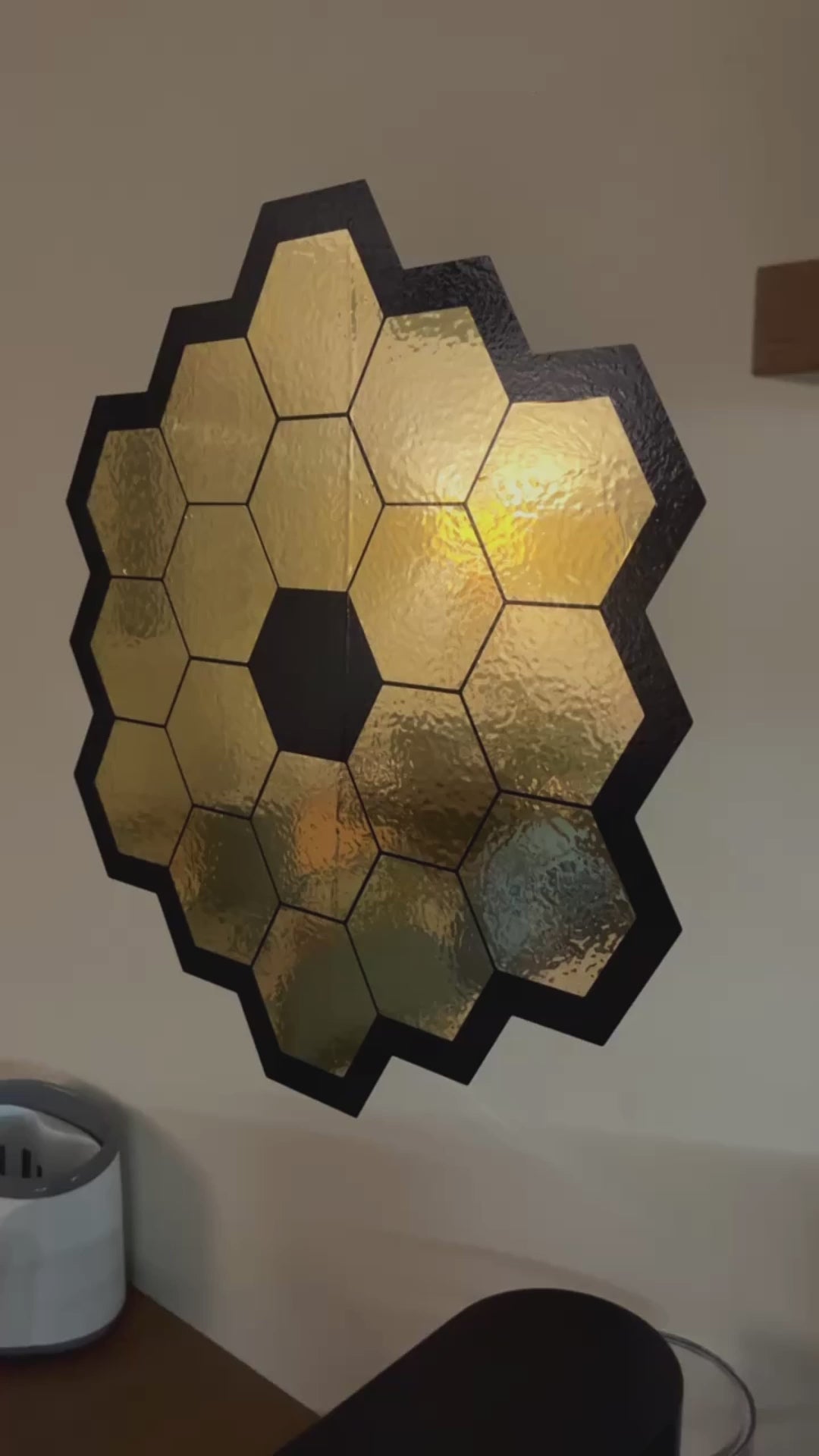 James Webbi kosmoseteleskoobi peegli seinakleebis – kuldne kroomitud vinüülist kosmosekleebis – Universe jwst toakaunistus – täiuslik astronoomia ilukingitus