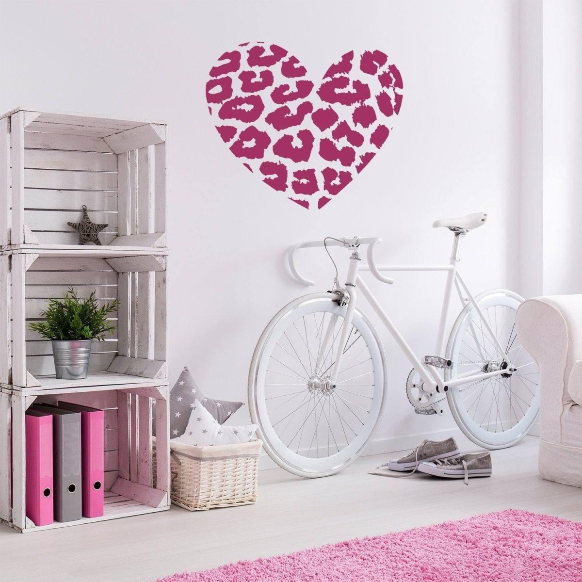 Leopard Heart Vinyl Wall Decal - Exquisite Wildlife Art for Your Space - Decords