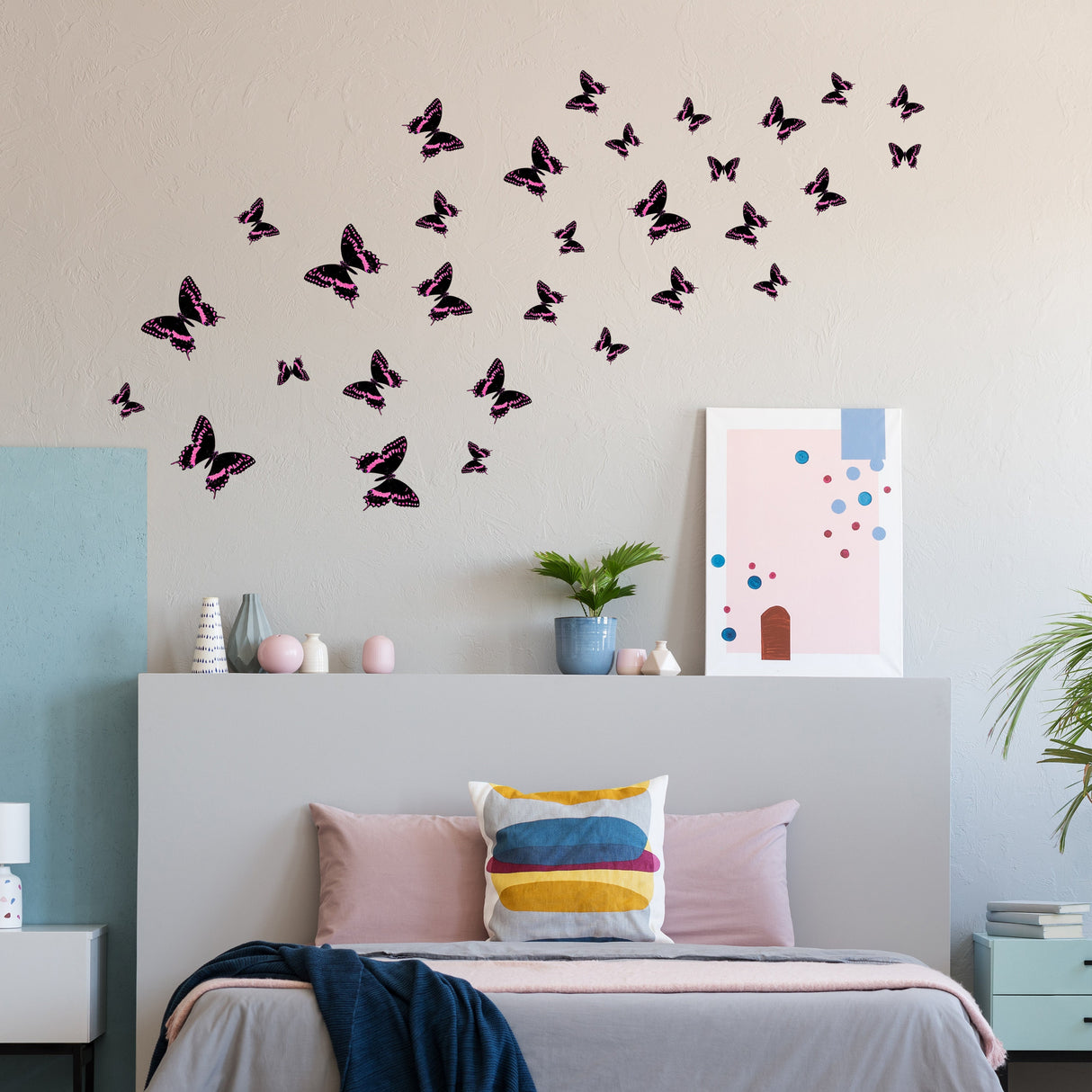 30 liblikaga seinakaunistusega kleebist – kunstikaunistuste kleebised tüdrukute magamistuppa
