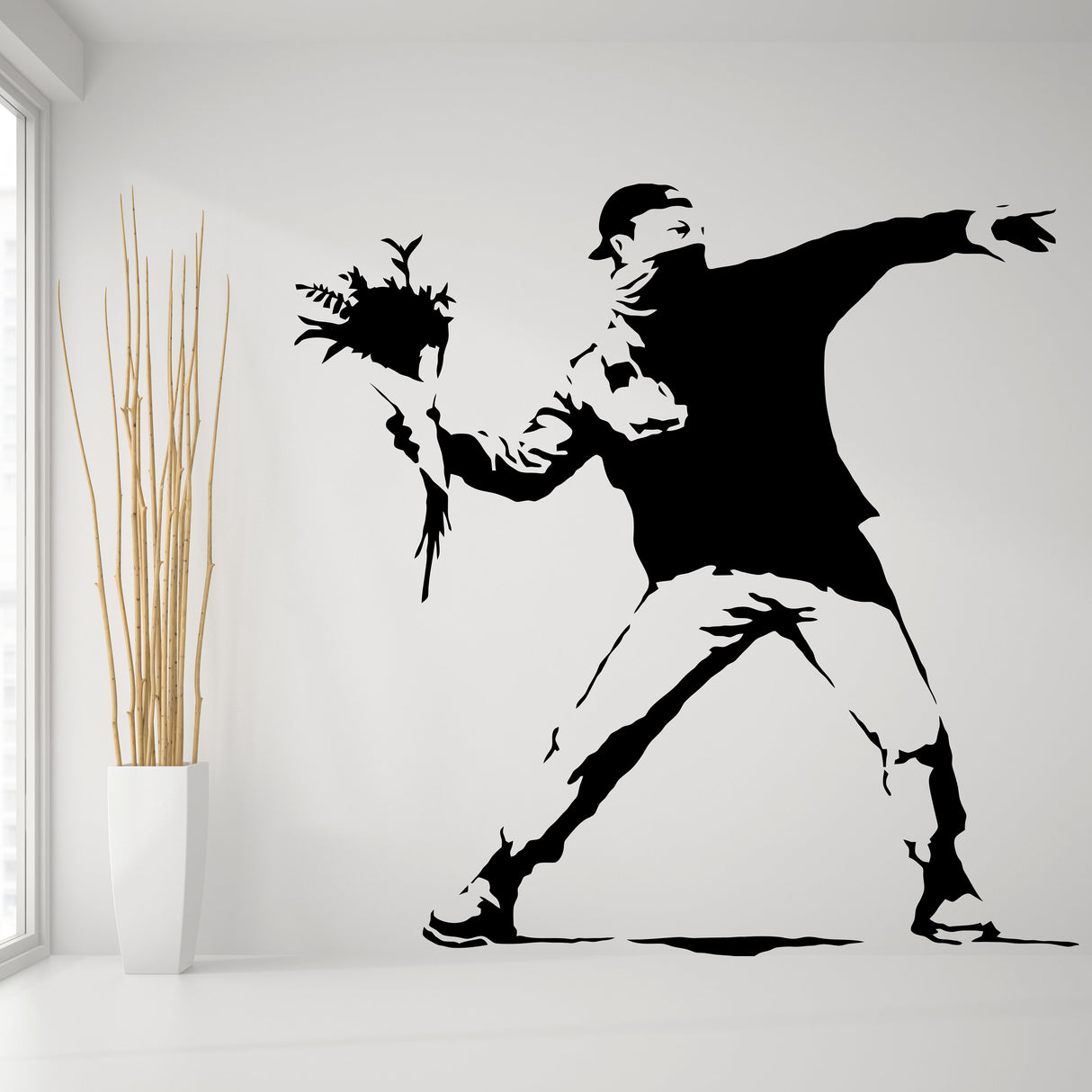 Banksy lilleheitja seinakleebis – tänavakunstiga grafiti vinüülkaunistusega kleebis